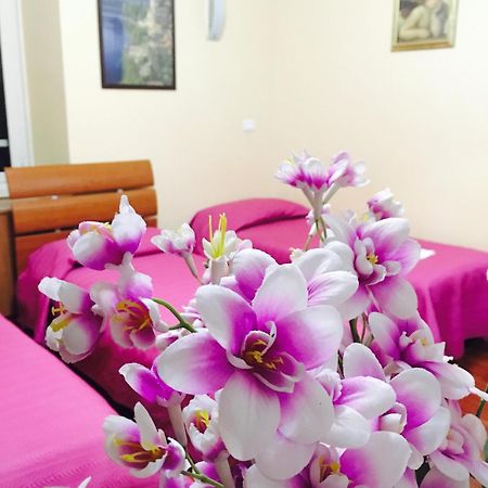 Zhihua Guest House Rome Buitenkant foto